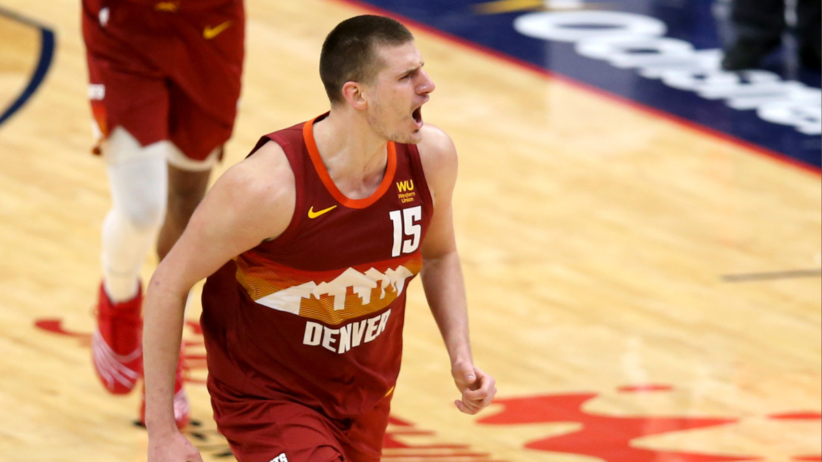 Nuggets center Nikola Jokić on the court